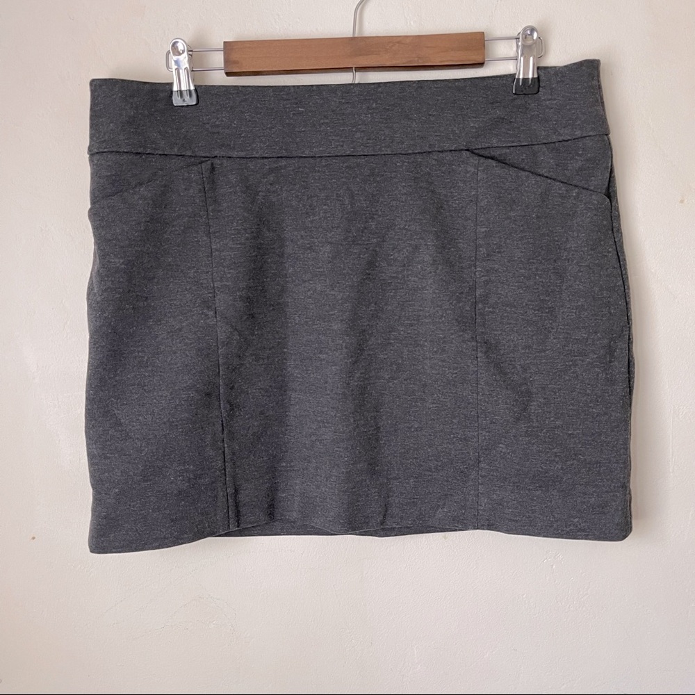 White House Black Market Mini Skirt L